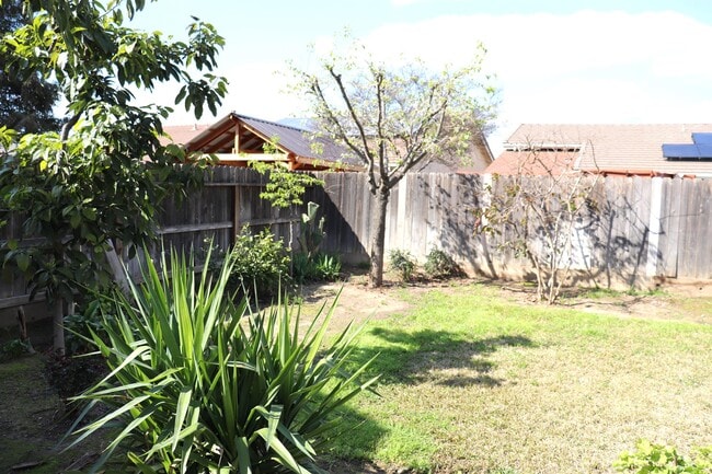 Building Photo - 2346 E Early Ave