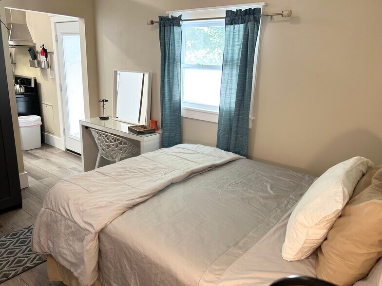 Building Photo - 10629 Quail Ridge Dr Apt