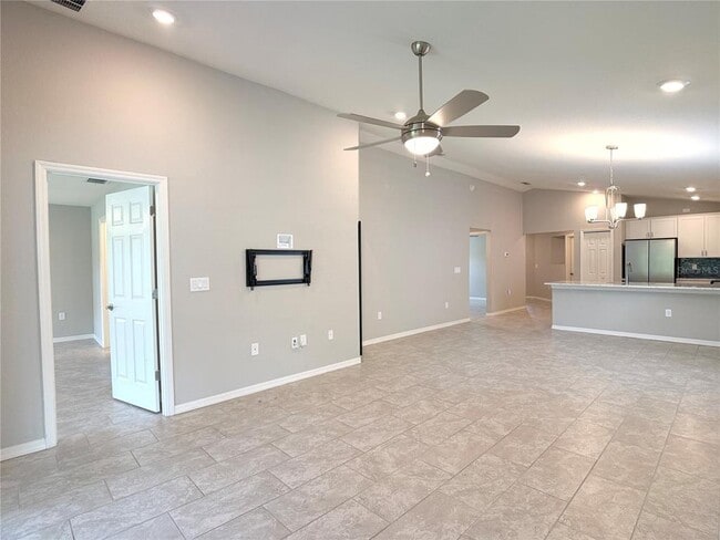 Building Photo - 1337 Cascade Dr