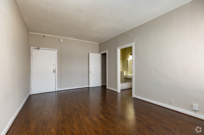 Studio, 1BA - 450SF - Mariposa IV