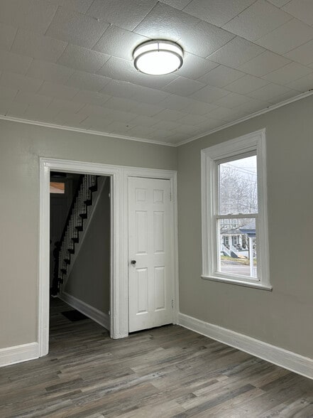 Building Photo - 133 W Van Buren St