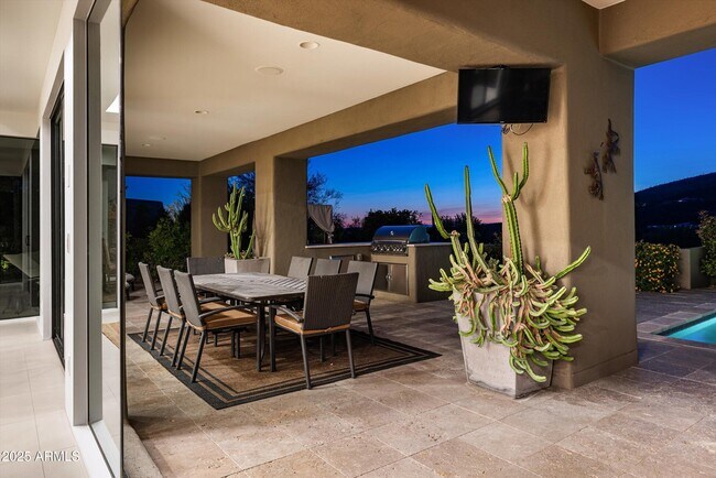 Building Photo - 9894 E Miramonte Dr