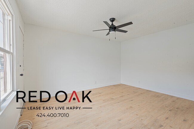 Building Photo - 1212 E 76th Pl