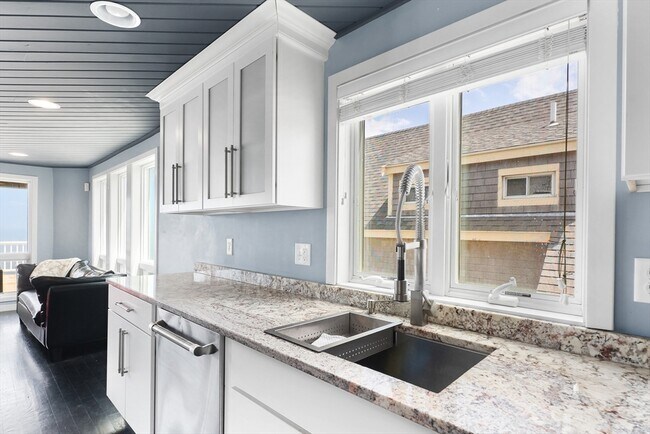 Building Photo - 161 Turner Rd