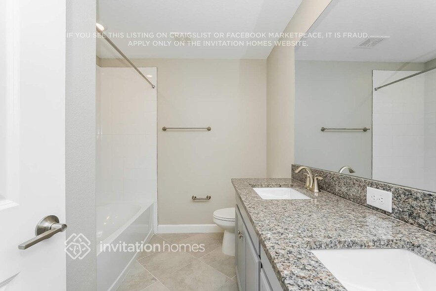Building Photo - 2883 Coach Manors Way