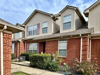 Building Photo - COMING SOON! Beautiful Townhome in Georgetown, by Canewood Golf Course! Garage