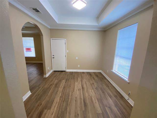 Building Photo - 2511 Fernwood Ave