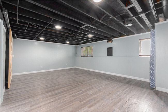 Building Photo - 182 Malibu Dr