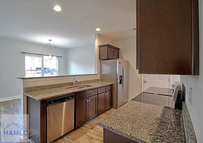 Building Photo - 741 Meloney Dr