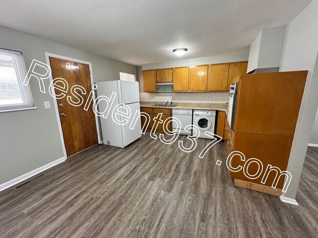 Building Photo - 3 Bed 1 Bath Home