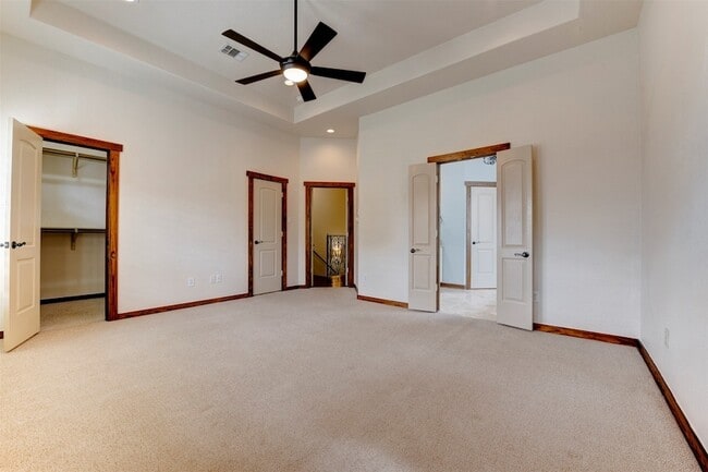 Building Photo - 1426 W 21st St