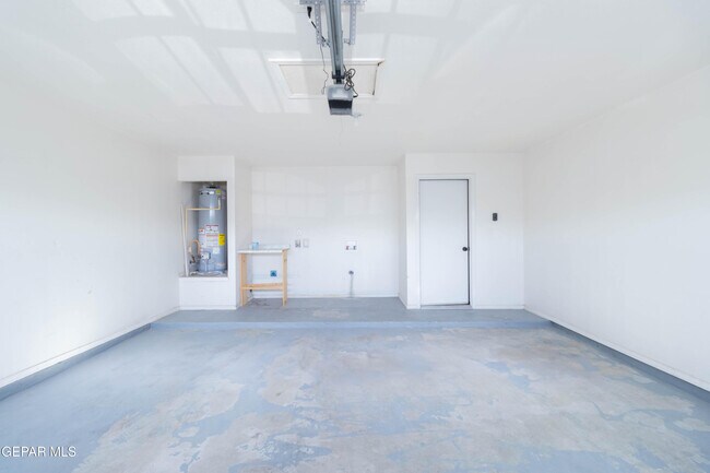 Building Photo - 4980 Rose Elise St