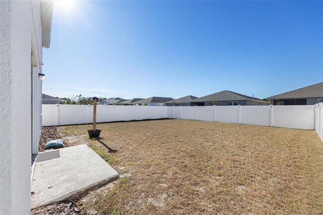 Building Photo - 6366 SW 77th Ave