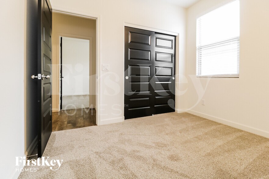 Building Photo - 17538 W Villa Hermosa Ln