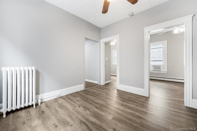 Building Photo - 17 Lawrence Ave