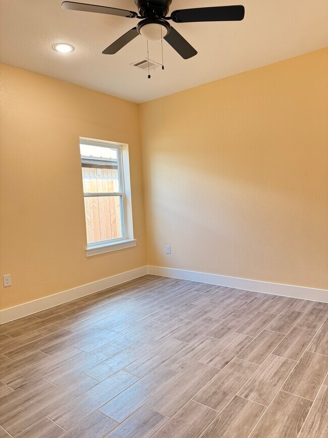 Building Photo - 14844 Coaltown Rd