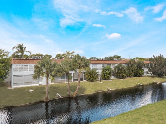 Building Photo - 2878 Donnelly Dr