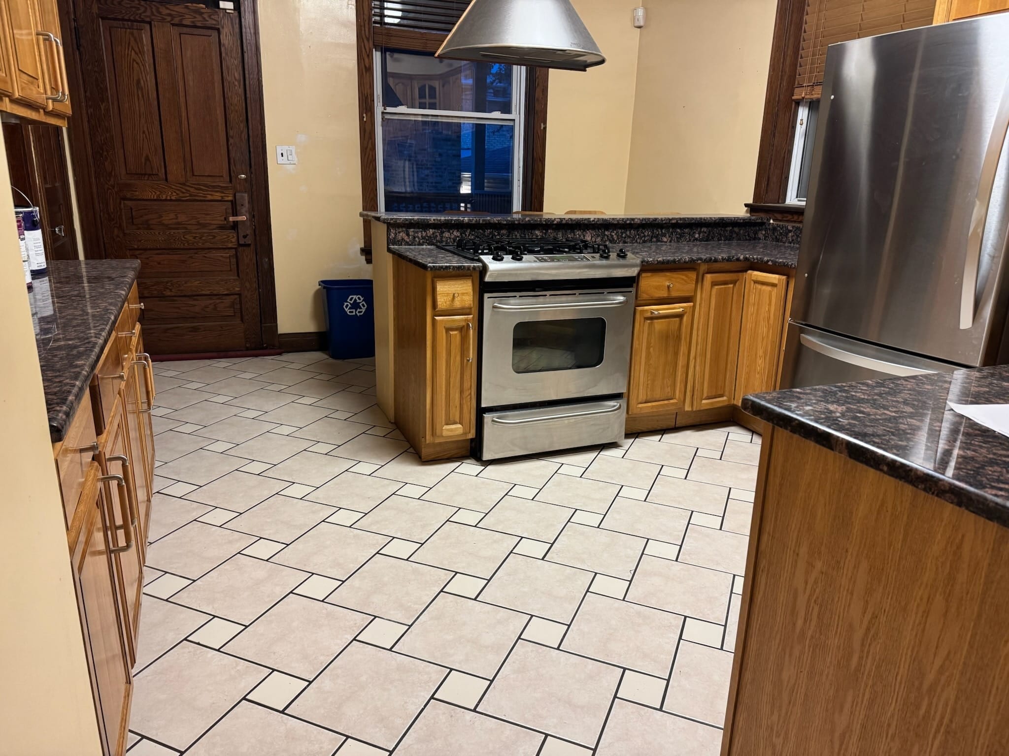 Kitchen - 3248 W Evergreen Ave