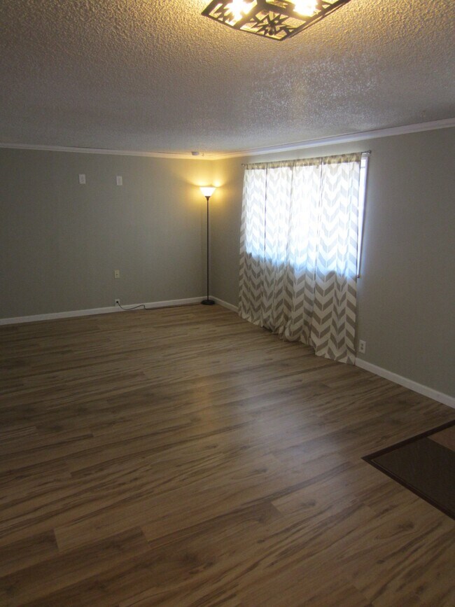 Building Photo - 2020 Salt Dr