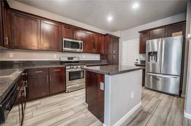 Building Photo - 5994 Attavilla Dr