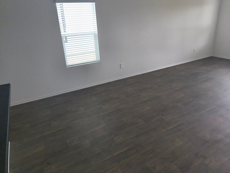 Building Photo - Room in House on Arnold Lp