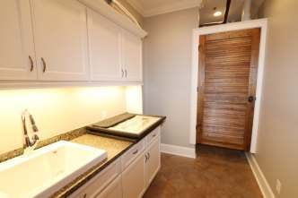 Building Photo - 114 Trade St