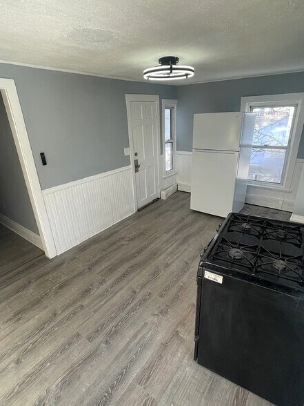 Building Photo - 8 Bagley St