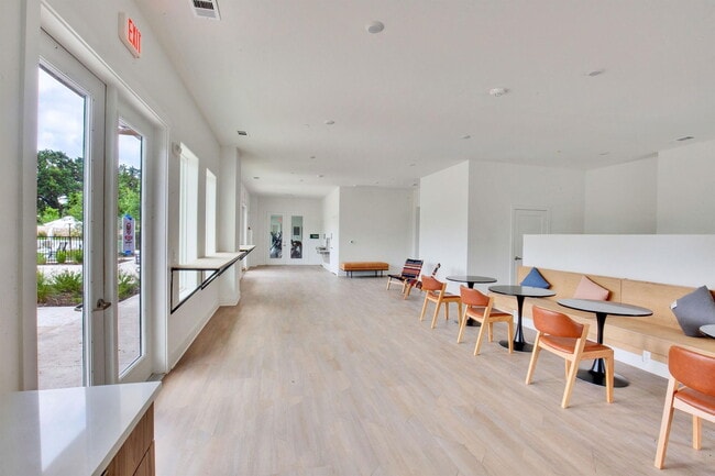 Building Photo - 4802 S Congress Ave