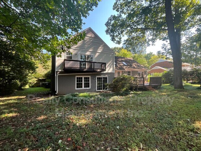 Building Photo - 1015 Bridgewater Dr