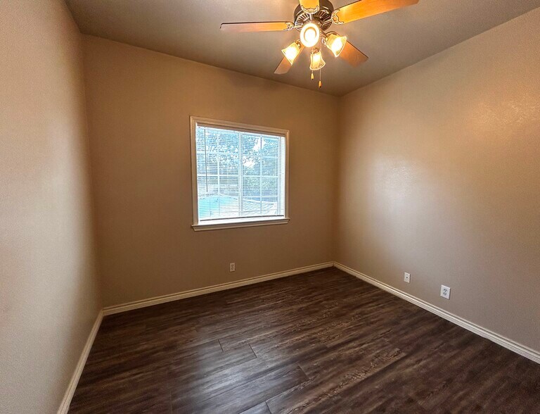 Building Photo - 408 Nelray Blvd