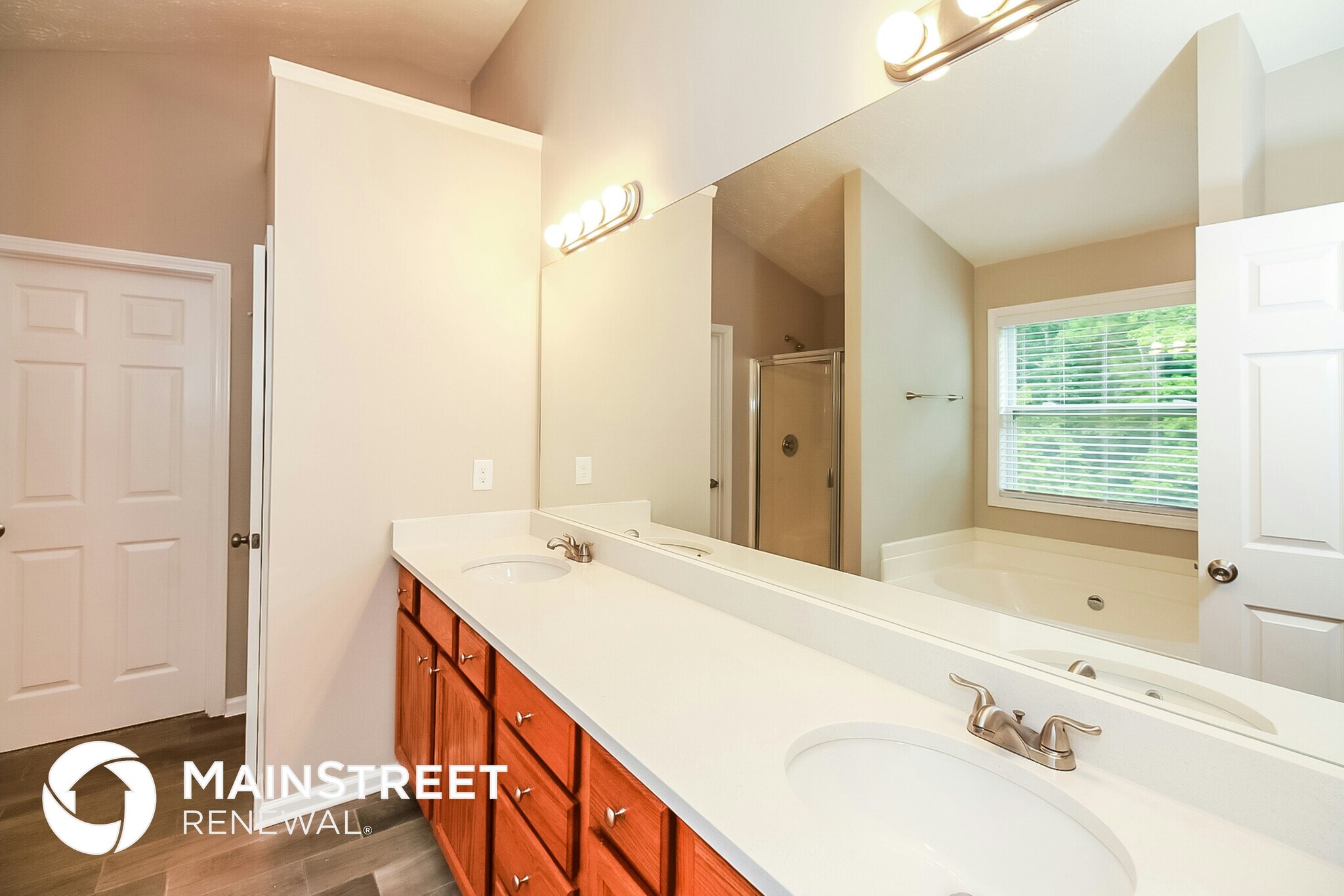 Building Photo - 145 Park Way Dr