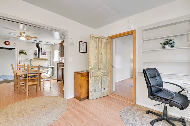 Building Photo - 11659 US-40