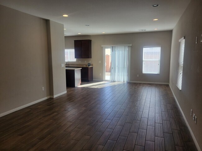 Building Photo - Beautiful 4-Bedroom Home! Must see!