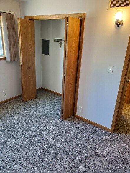 Building Photo - 2310 Radtke Ave