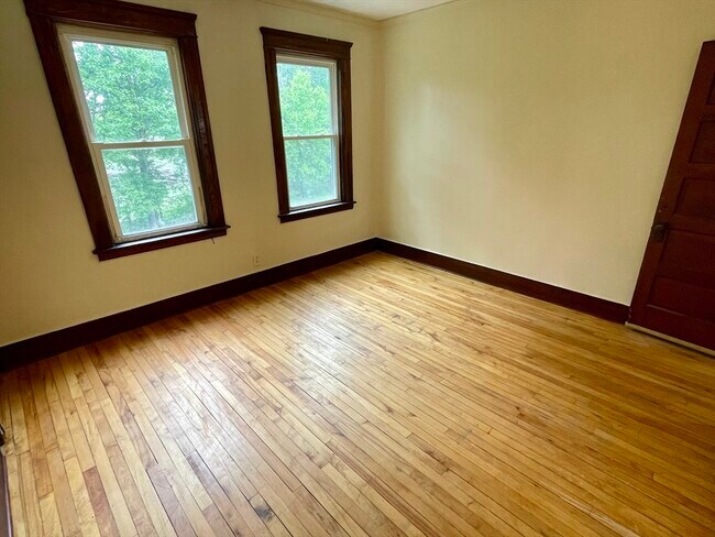 Building Photo - 10 Agawam St