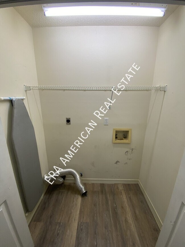 Building Photo - 192 Wright Cir