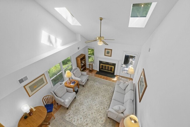Building Photo - 709 Sydney Terrace