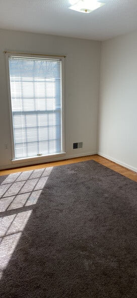 Building Photo - 3113 Pomeroy Dr