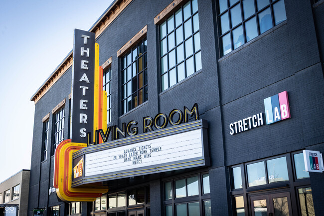 Building Photo - 809 Broadway St