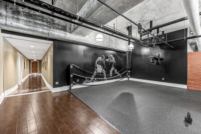 Building Photo - 5925 Almeda Rd