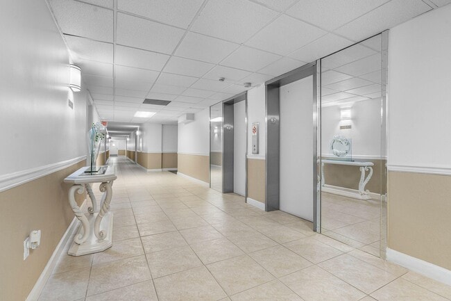 Building Photo - 3460 S Ocean Blvd