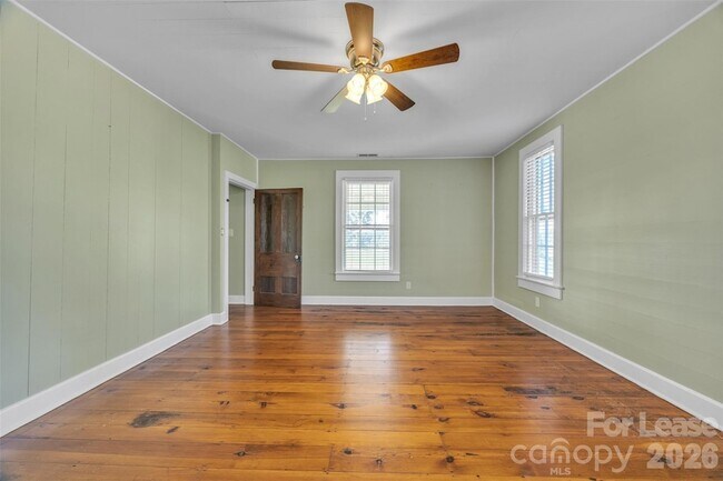 Building Photo - 462 Mock Mill Rd