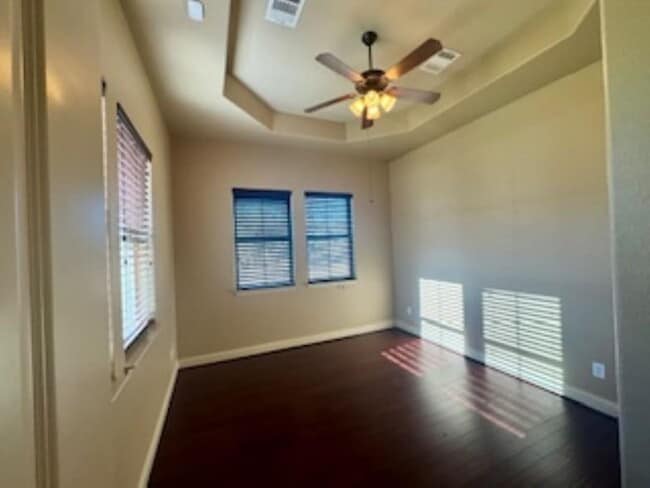 Building Photo - 3327 Bay W Blvd