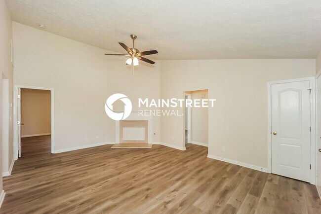 Building Photo - 3 Bedroom Pet-Friendly Home in Jonesboro, GA with Main Street Renewal