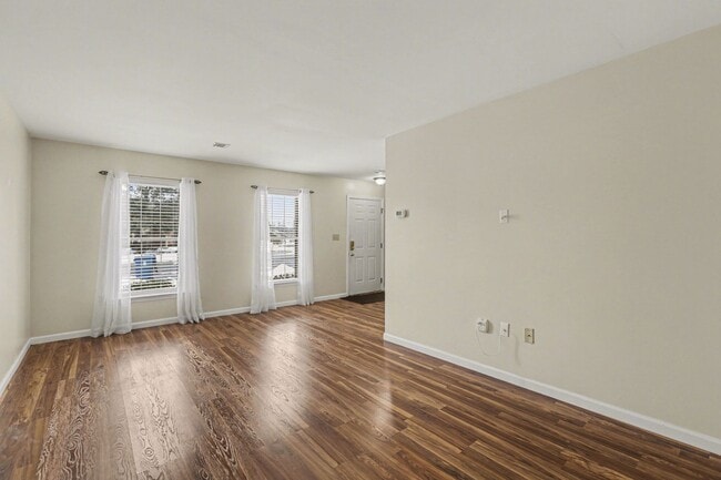 Building Photo - 3 bedroom 2.5 bathroom town-home for rent in Mechanicsburg