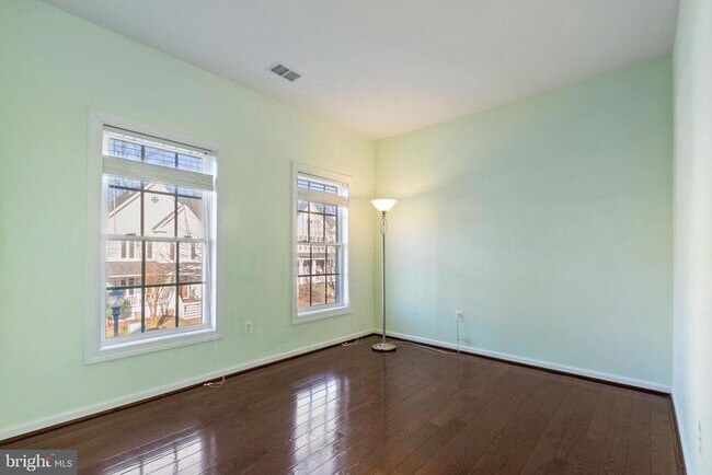 Building Photo - 23209 Robin Song Dr