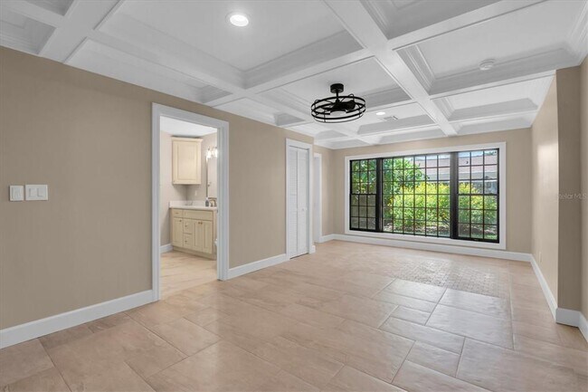 Building Photo - 5810 Bahama Shores Dr S