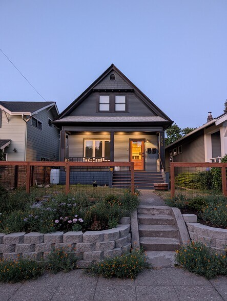 Building Photo - 1930 5th Ave W