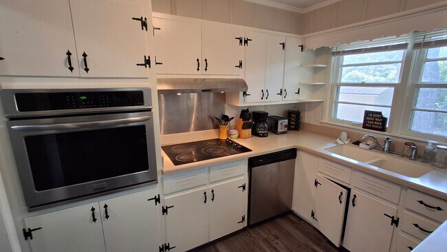 Building Photo - 4705 Joe Davis Dr
