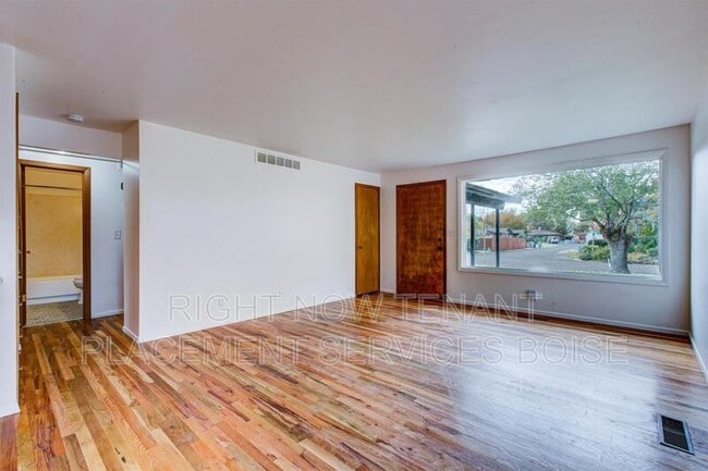 Building Photo - 2032 N 24th St